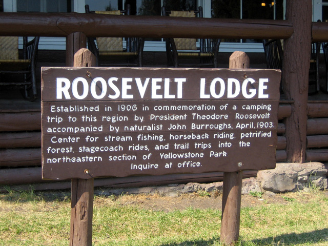 D3_RooseveltSign.jpg